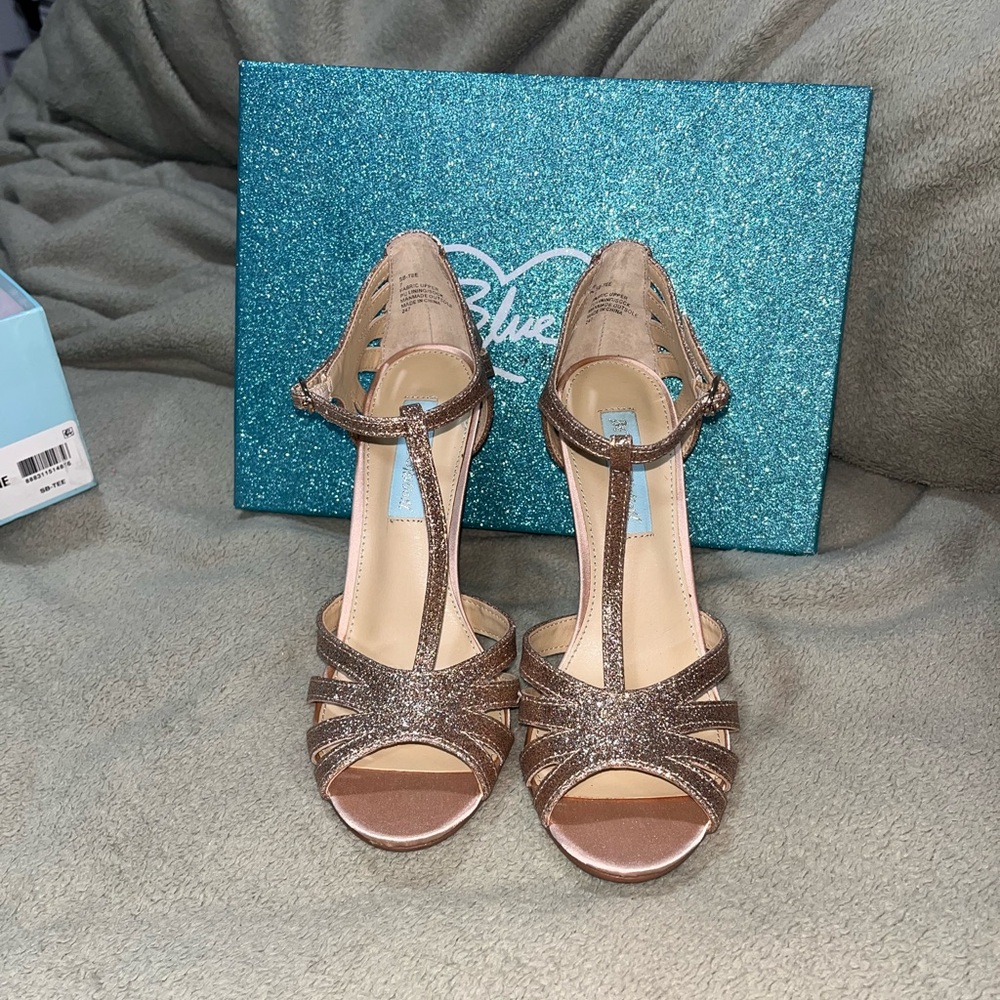 Blue by Betsey Johnson Women's Glitter Sandals - Gold